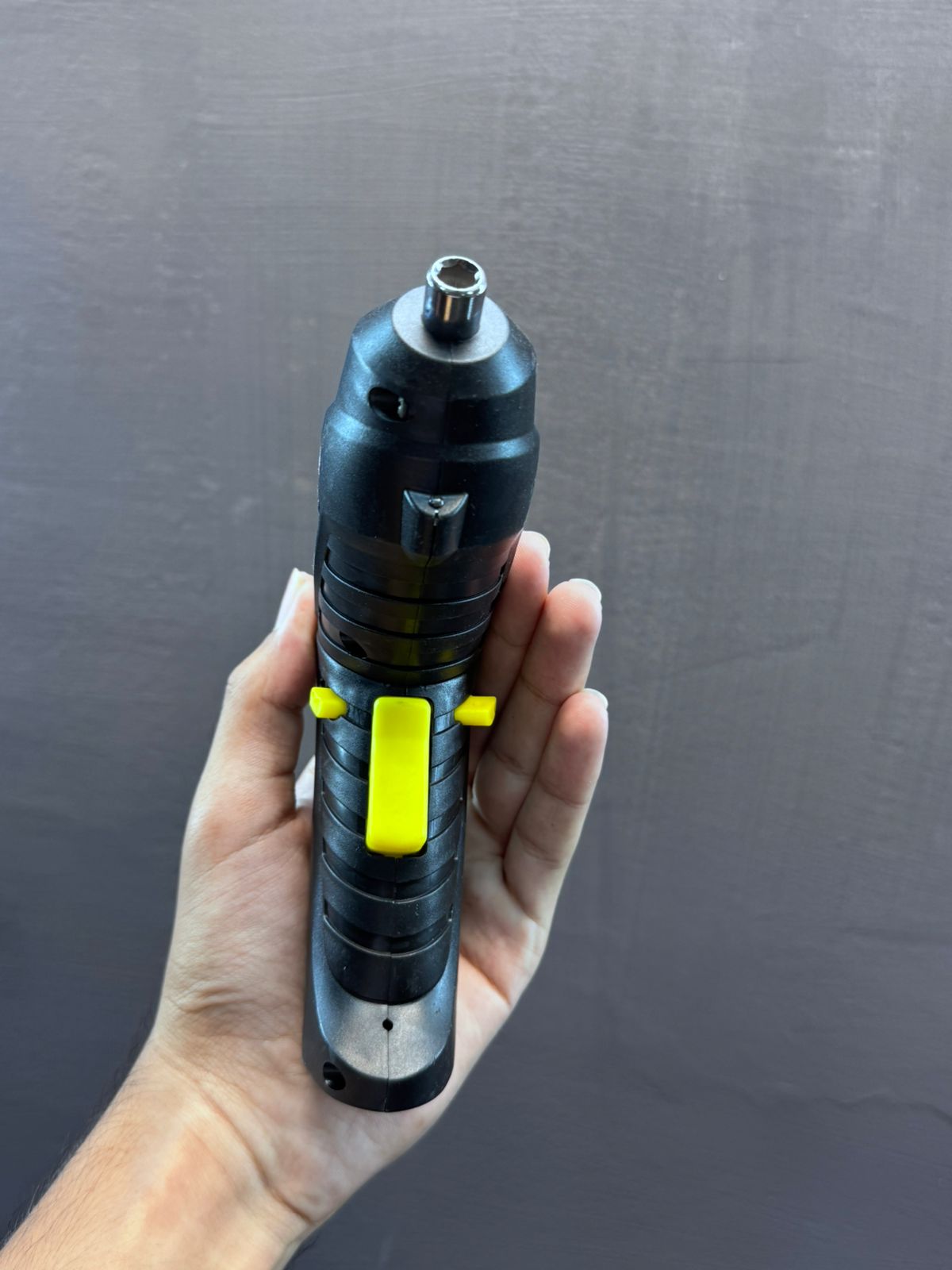 EAMOM cordless electric screwdriver and drill tool kit - battery and charger